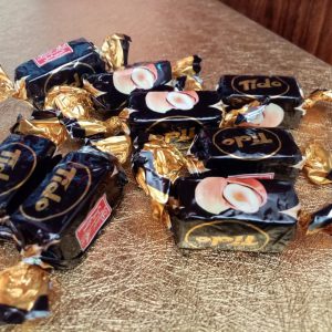 شکلات گل سرخی دارک